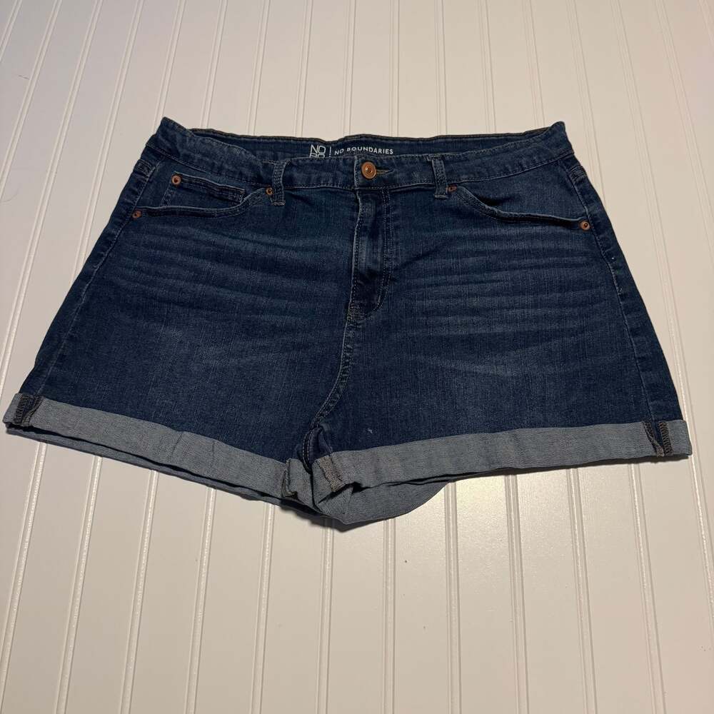 No Boundaries Juniors Denim Cuffed Shorts Medium Wash